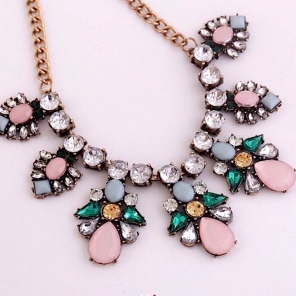 RHINESTONE PINK BIB NECKLACE #161